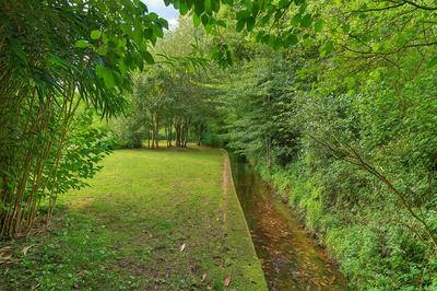 Maison - 210 m² - 8 pièces