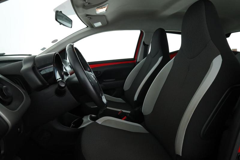 Toyota Aygo 1.0 Vvt-i X-Play 5p 69 ch