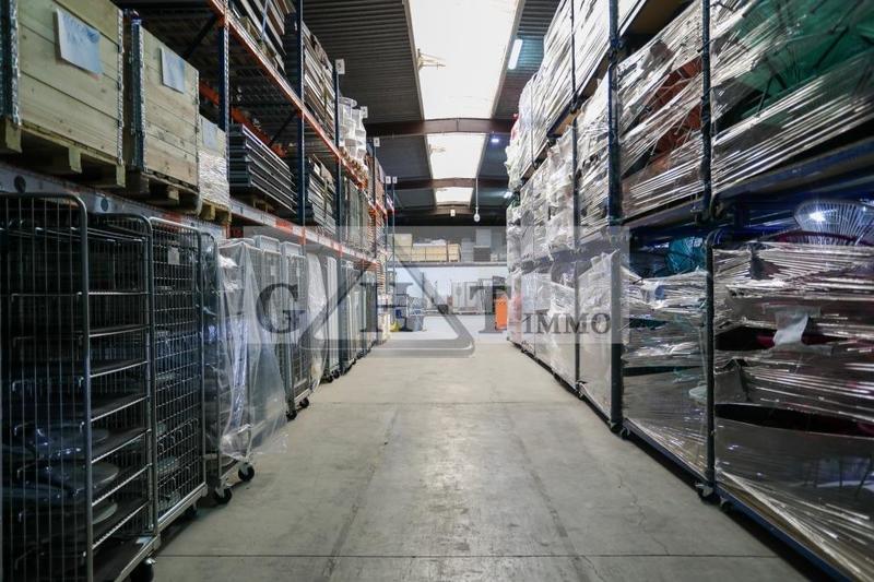 Entrepôt - 4 400 m²