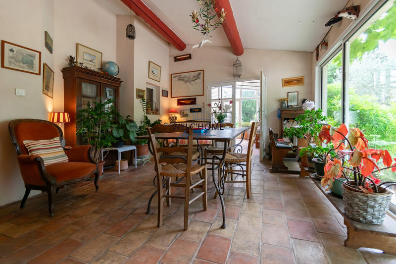 Maison - 213 m² - 8 pièces