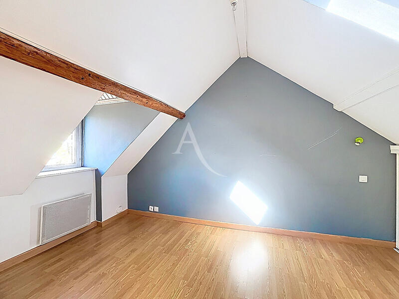 Maison - 99 m² - 6 pièces