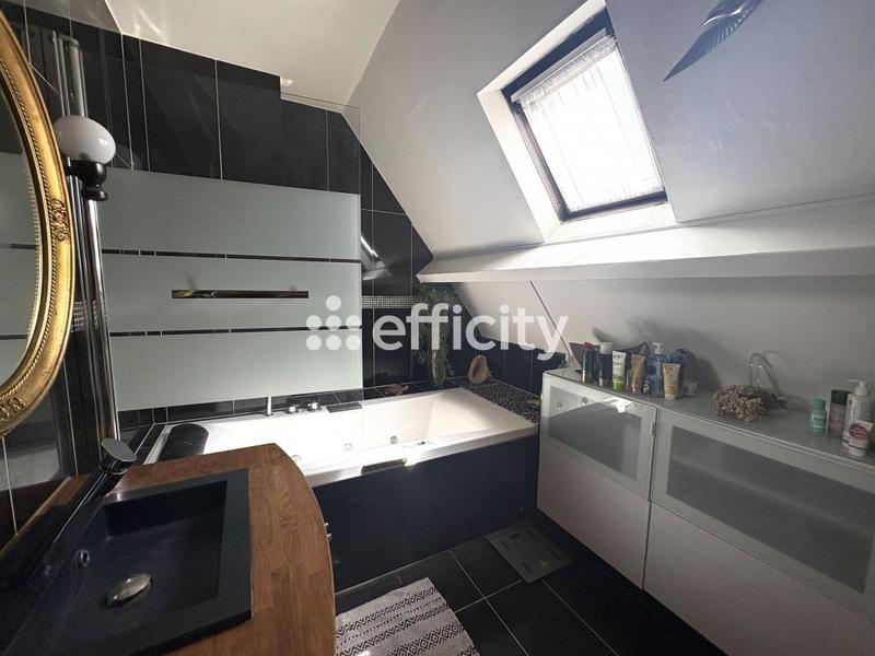 Maison - 165 m² - 6 pièces