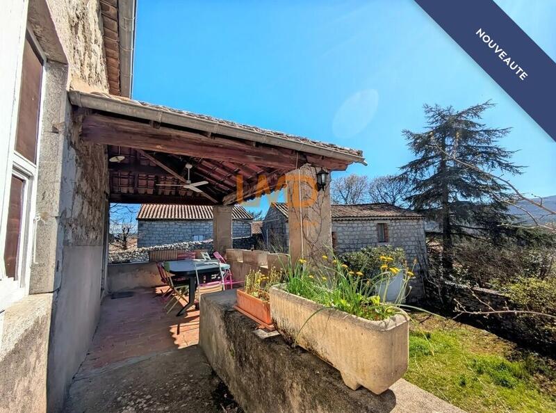 Maison en pierre - 170 m² - 8 pièces