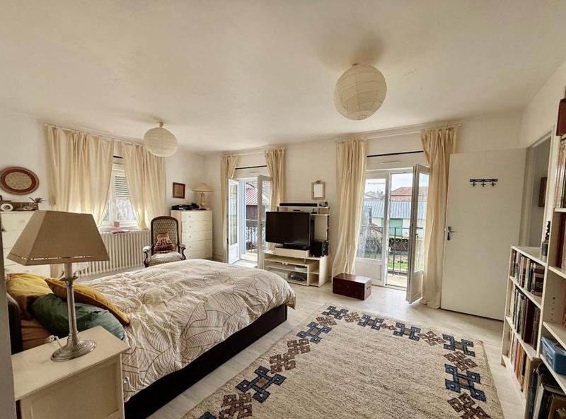 Maison - 185 m² - 6 pièces