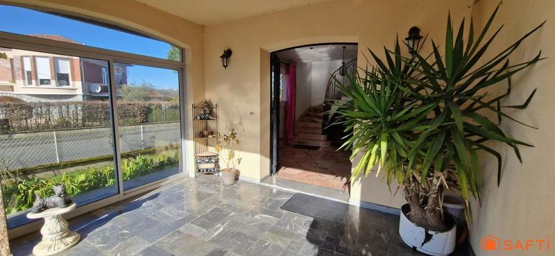 Maison - 223 m² - 7 pièces