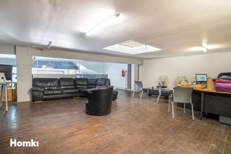 Local commercial - 300 m² - 6 pièces