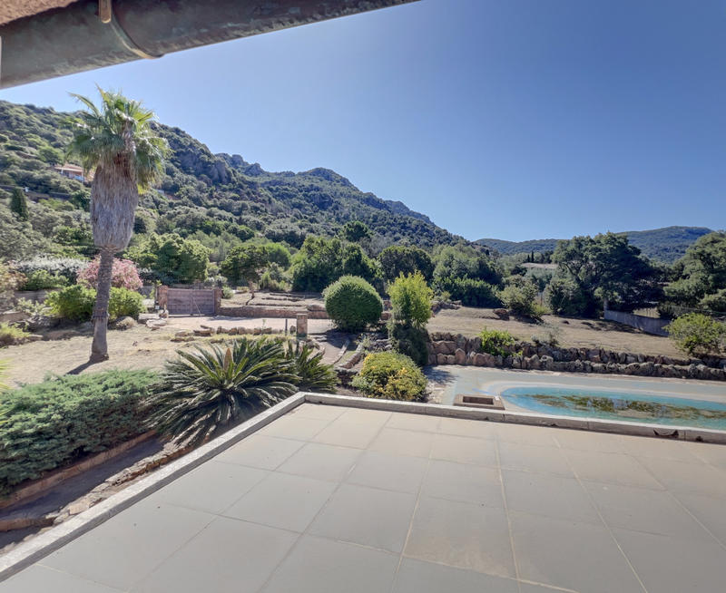 Villa - 290 m² - 6 pièces