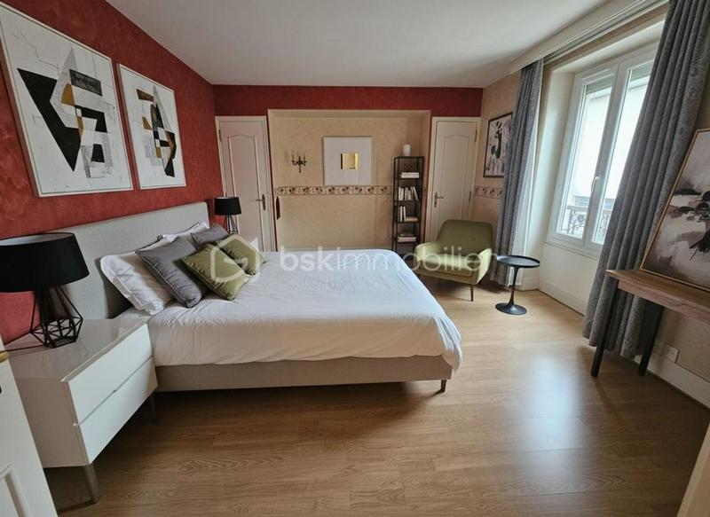 Propriété - 350 m² - 15 pièces