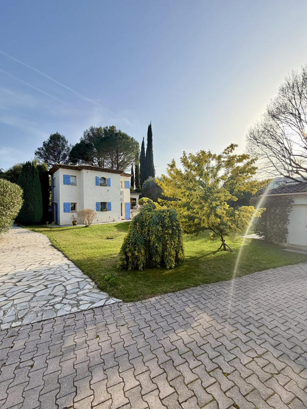 Mas - 198 m² - 7 pièces