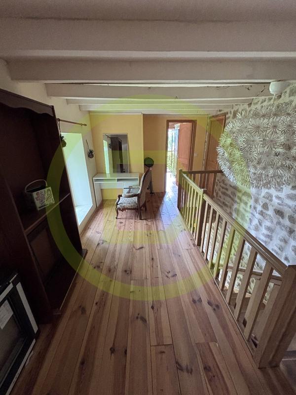 Maison - 250 m² - 7 pièces