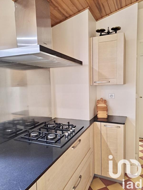 Maison - 280 m² - 9 pièces