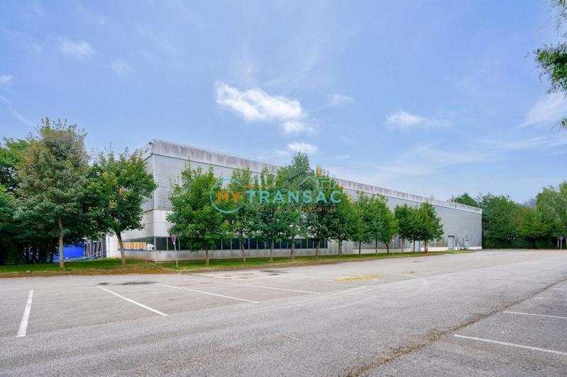 Entrepôt - 6 903 m²