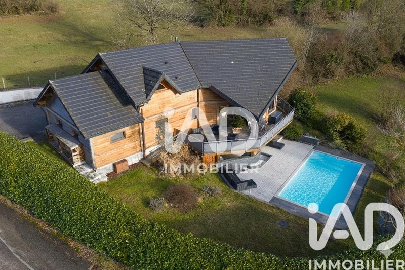 Châlet - 208 m² - 6 pièces