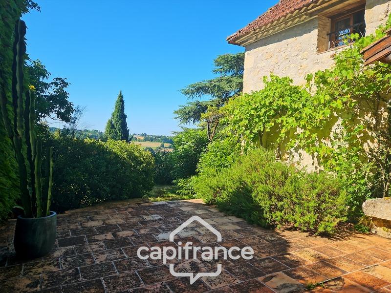 Propriété - 474 m² - 14 pièces