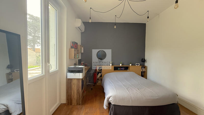 Maison - 174 m² - 9 pièces