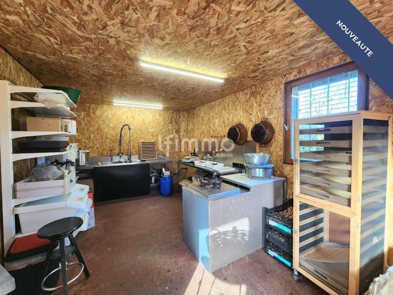 Demeure - 231 m² - 12 pièces