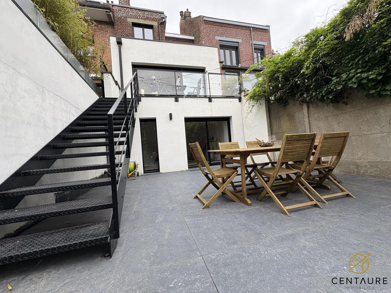 Maison - 143 m² - 6 pièces