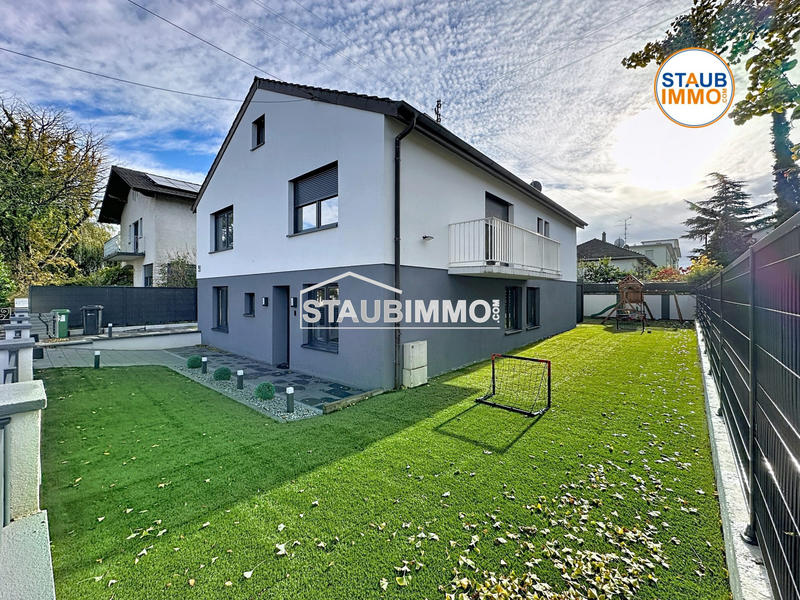 Maison - 200 m² - 8 pièces