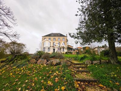 Maison de maîtres - 293 m² - 8 pièces