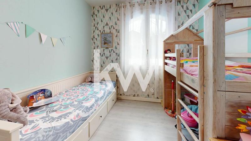 Maison - 214 m² - 9 pièces