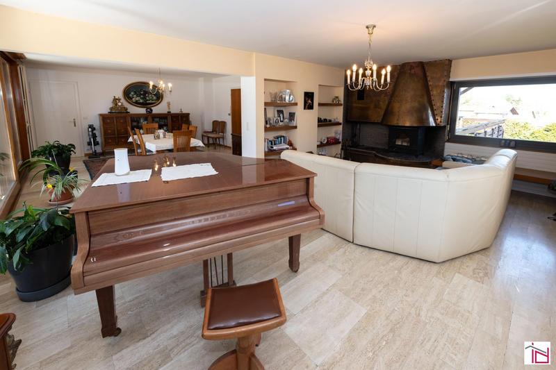 Maison - 222 m² - 6 pièces