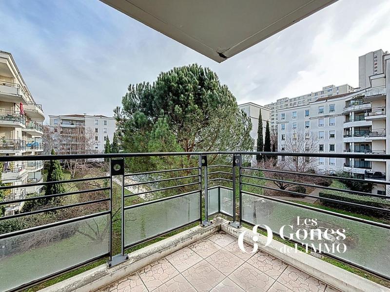 Appartement - 81 m² - 4 pièces