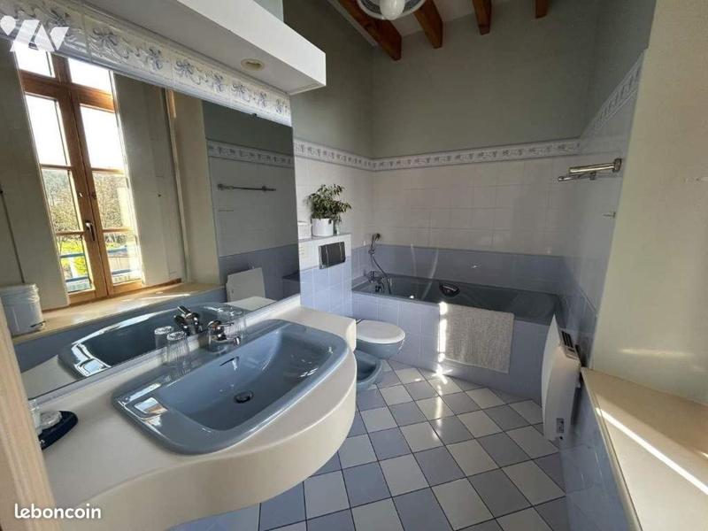 Propriété - 297 m² - 8 pièces