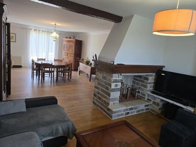 Maison - 204 m² - 6 pièces