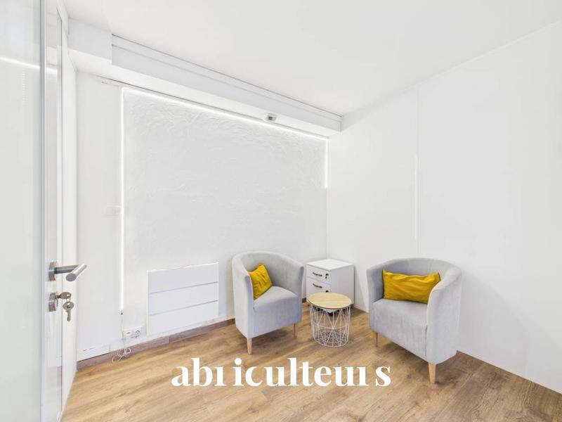 Bureau - 64 m² - 4 pièces