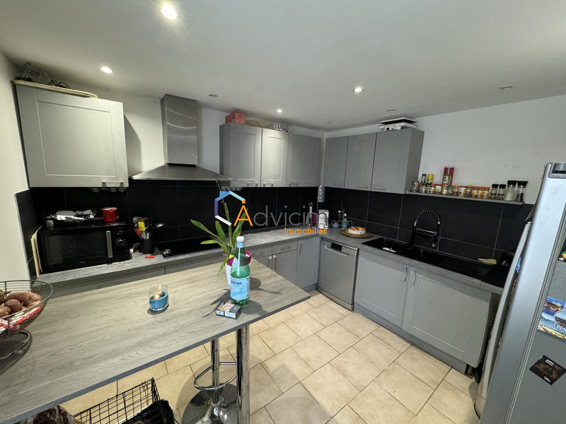 Maison - 93 m² - 4 pièces