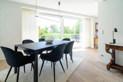 Maison traditionnelle - 291 m² - 8 pièces