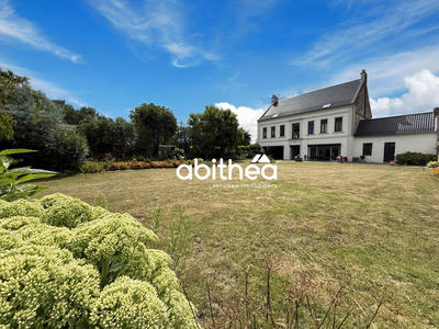 Maison - 331 m² - 10 pièces