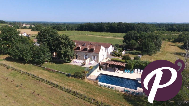 Maison - 850 m² - 38 pièces