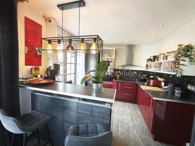 Maison - 140 m² - 5 pièces