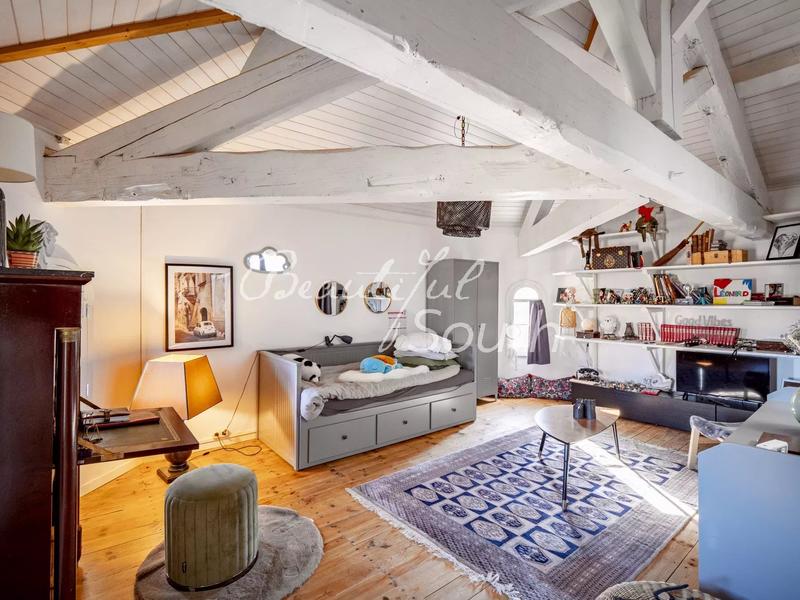 Appartement - 180 m² - 6 pièces