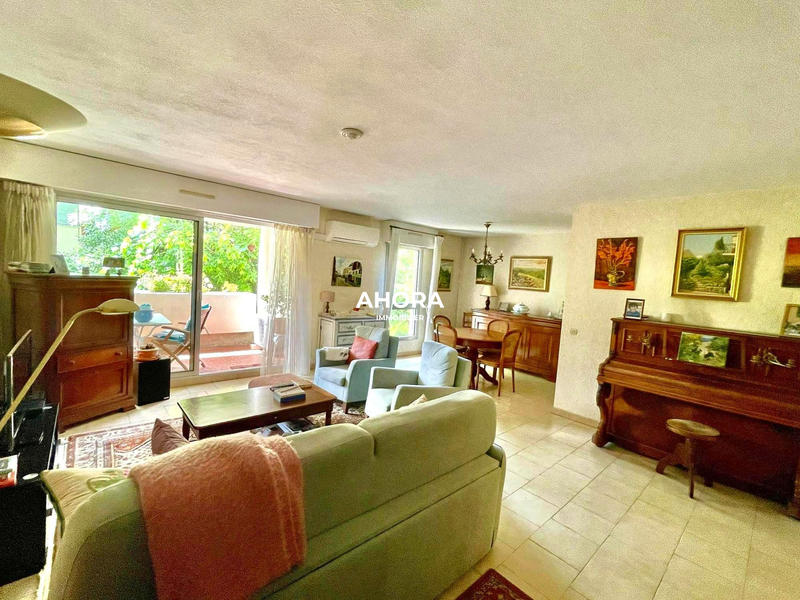 Appartement - 99 m² - 4 pièces