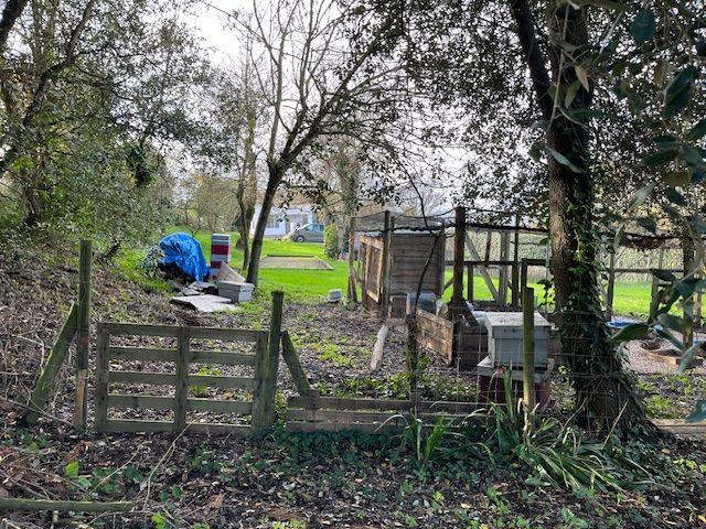 Terrain constructible - 1 200 m²