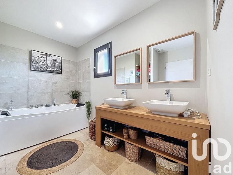 Maison - 322 m² - 14 pièces