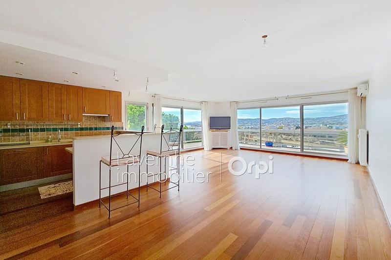 Appartement - 89 m² - 3 pièces