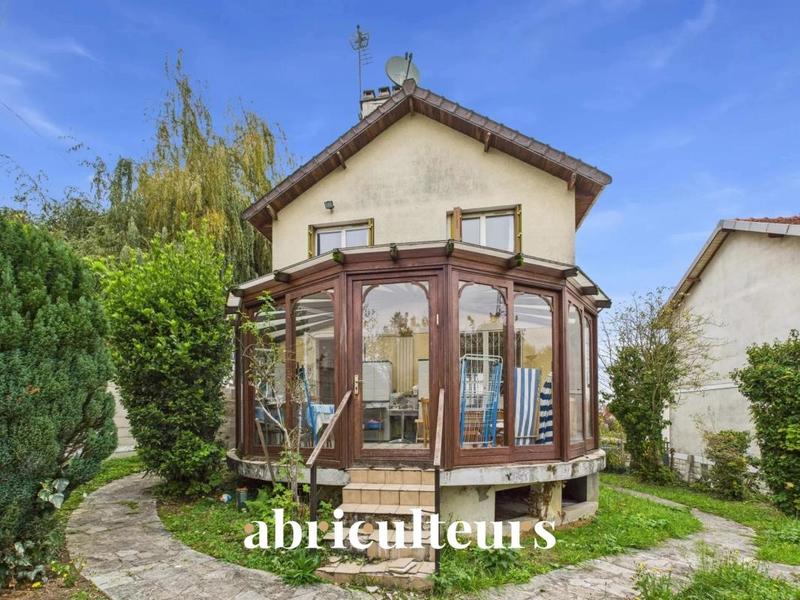 Appartement ancien - 76 m² - 5 pièces