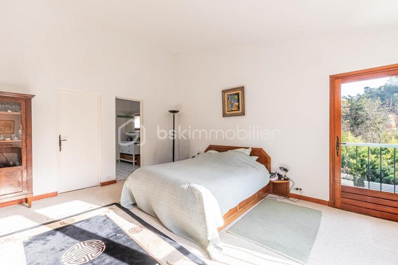 Demeure - 246 m² - 7 pièces