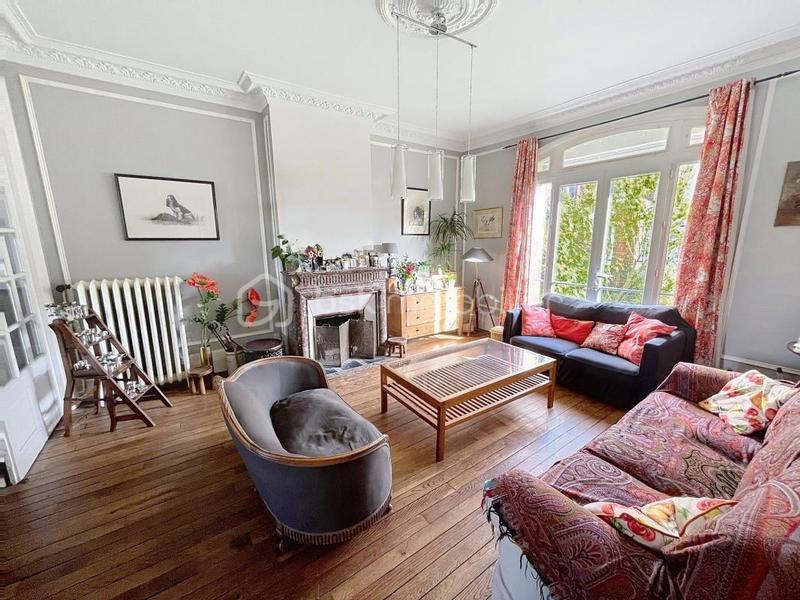 Maison de maîtres - 256 m² - 9 pièces