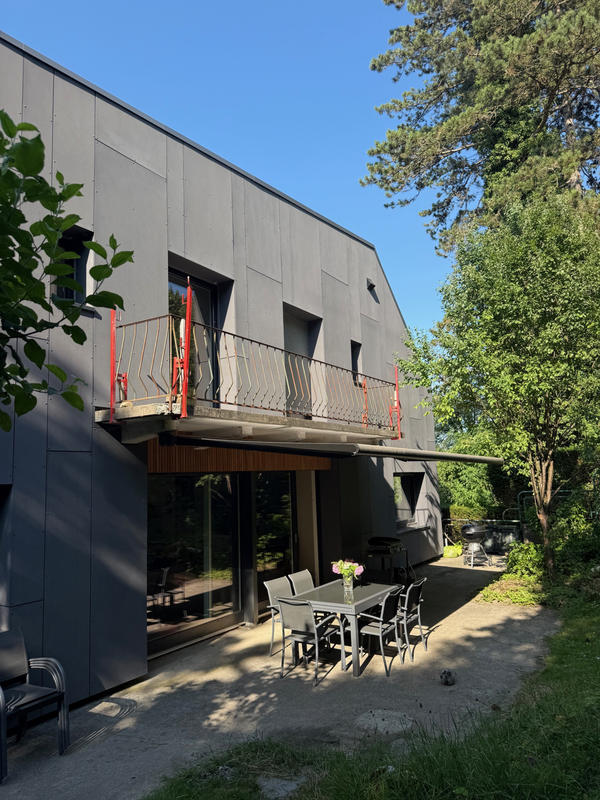 Maison - 240 m² - 7 pièces