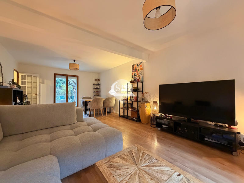 Maison traditionnelle - 93 m² - 4 pièces