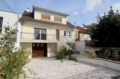 Maison - 130 m² - 8 pièces