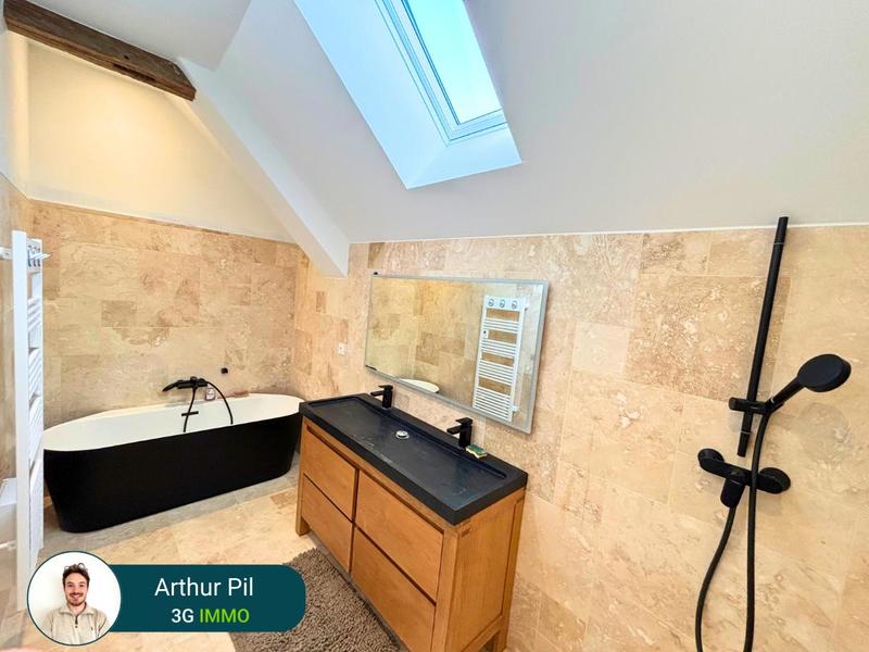 Maison - 225 m² - 6 pièces