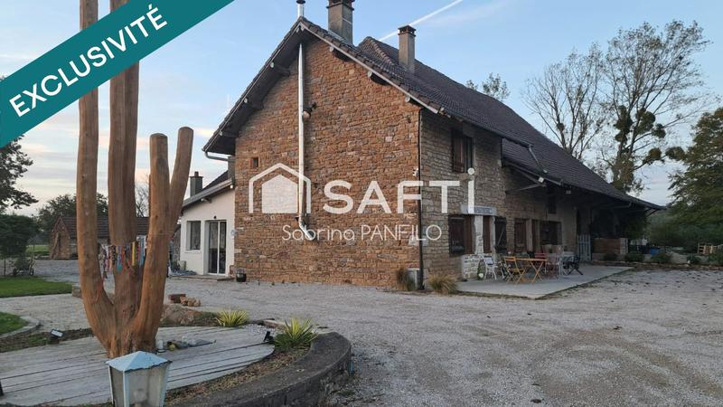 Maison - 200 m² - 9 pièces