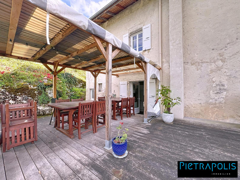 Maison - 268 m² - 10 pièces