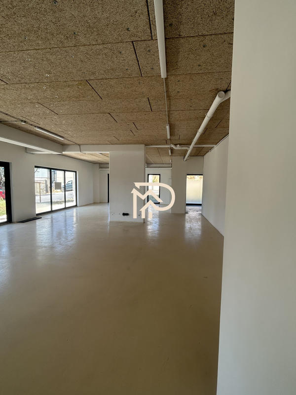 Local commercial - 110 m²