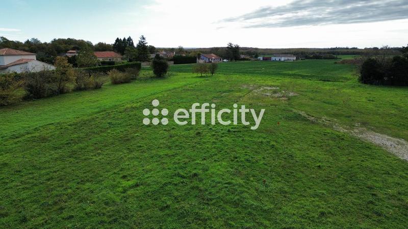 Terrain constructible - 683 m²